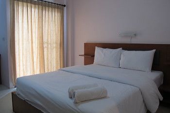 Somjai House Hotel Си Рача Екстериор снимка